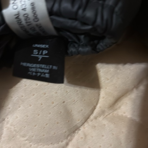 Mittens - Picture 3 of 3